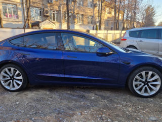 Tesla Model 3 foto 3