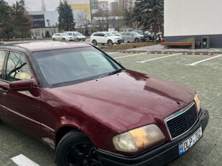 Mercedes C-Class foto 3