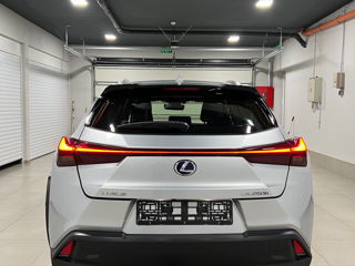 Lexus UX фото 5