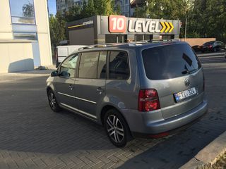 Volkswagen Touran foto 5