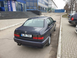 Volkswagen Vento foto 1