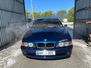 BMW 5 Series foto 4