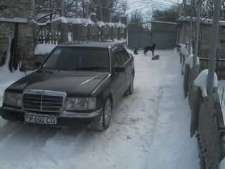 Mercedes E Class foto 2