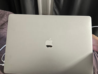 MacBook Pro 15 2019 i7 foto 3