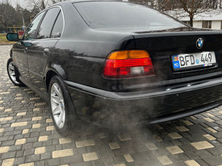 BMW 5 Series foto 6