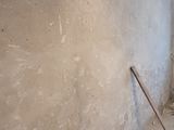 Демонтаж старой масляной краски, обоев с бетонных стен. foto 4