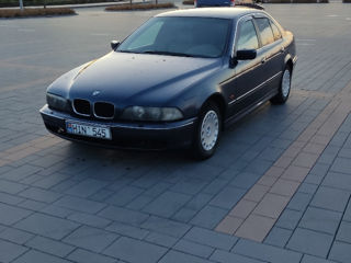 BMW 5 Series foto 2