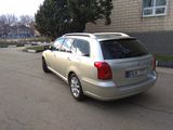 Toyota Avensis foto 6