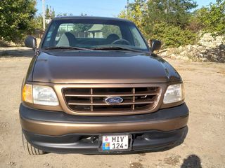 Ford F-150 foto 3