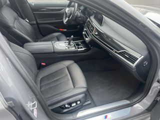 BMW 7 Series foto 10