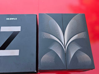 Продам самсунг Z Fold 2