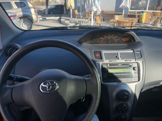 Toyota Yaris foto 7