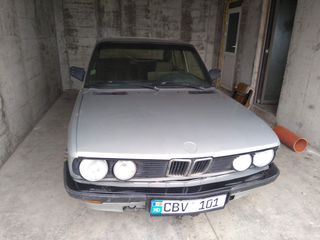 BMW 5 Series foto 5