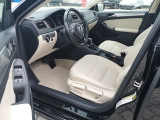 Volkswagen Jetta foto 6