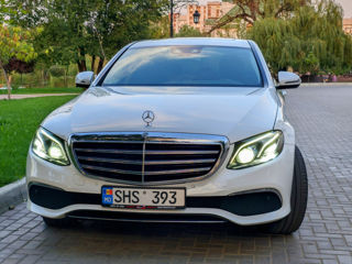 Mercedes E-Class foto 1