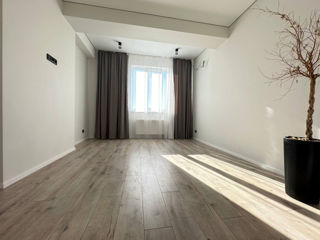 Apartament cu 2 camere, 65 m², Buiucani, Chișinău foto 2