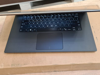 Dell XPS 15 IPS (Core i7 6820HQ/16Gb DDR4/512Gb NVMe SSD/Quadro M1000M/15.6" FHD IPS) фото 7