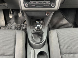 Volkswagen Touran foto 13