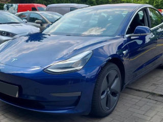 Tesla Model 3 foto 1