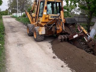 Траншеекопатель..)) Огромный плюс, возможность копать прямо под забором,не портив вашу дорогу. foto 1