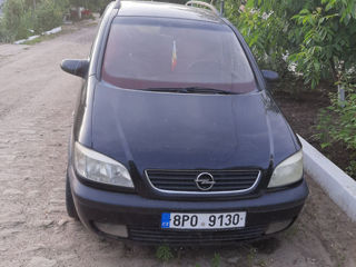 Opel Zafira foto 2