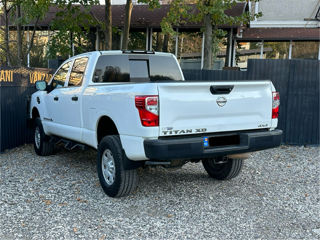 Nissan Titan foto 4