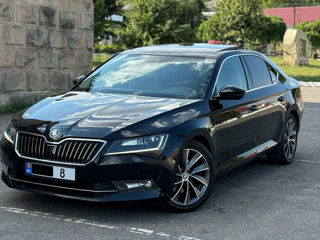 Skoda Superb foto 1