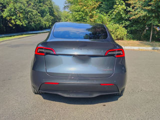 Tesla Model Y foto 4