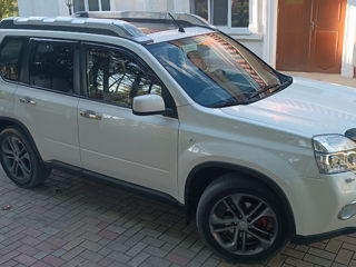 Nissan X-Trail foto 2