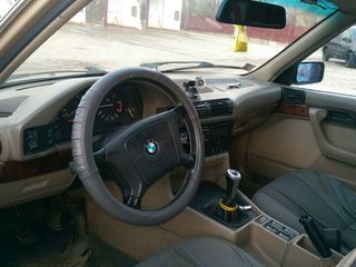 BMW 5 Series foto 1