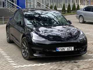 Tesla Model 3 foto 2