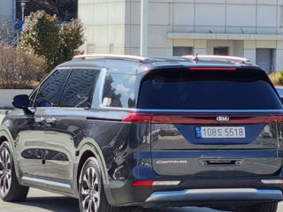 KIA Carnival foto 2