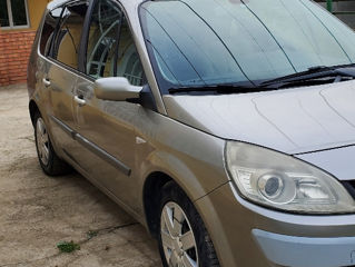 Renault Grand Scenic foto 2