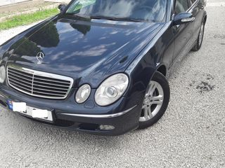 Mercedes E Class foto 2