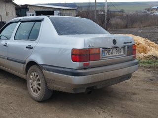 Volkswagen Vento foto 4