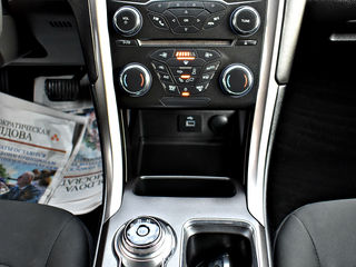 Ford Fusion foto 8