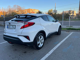 Toyota C-HR foto 4