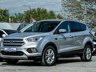 Ford Kuga foto 1