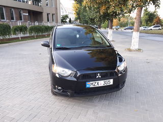 Mitsubishi Colt foto 1