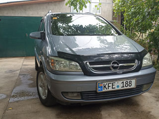 Opel Zafira foto 2