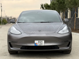 Tesla Model 3 foto 2