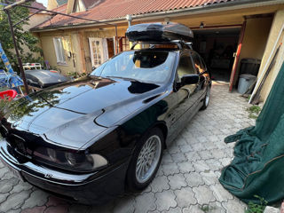 BMW 5 Series foto 3