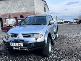 Mitsubishi L200 фото 1