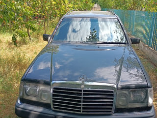 Mercedes Series (W124)