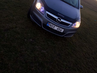 Opel Zafira foto 4