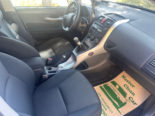 Toyota Auris фото 6