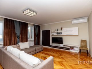 Apartament cu 3 camere, 113 m², Buiucani, Chișinău foto 2