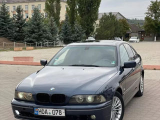 BMW 5 Series foto 6