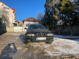 BMW 5 Series foto 2