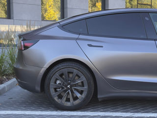 Tesla Model 3 foto 2